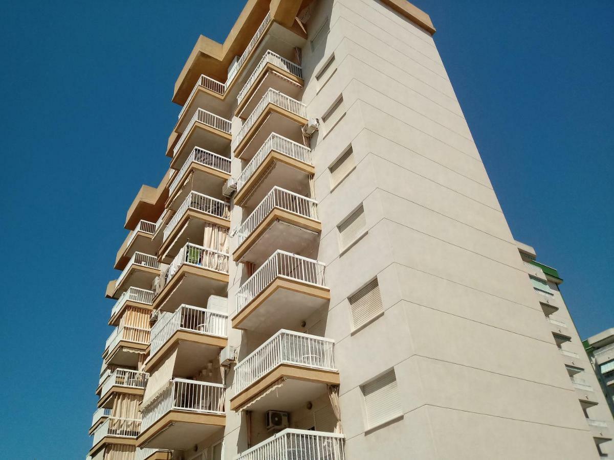 Apartamentos Gandia Grau Y Playa 3000 Kültér fotó